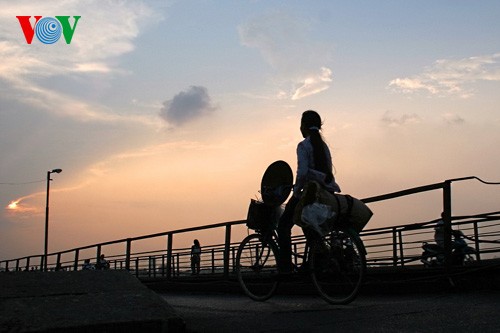 Centenary bridge stands the test of time - ảnh 9